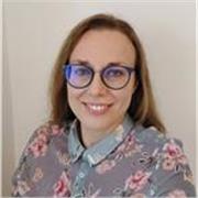 experienced English tutor offering private English lessons for adults