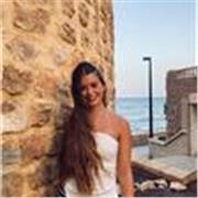 Soy una chica muy amable y cercana. Siempre me han gustado los estudios y tengo vocación por educar y ayudar a los niños. Trato de poder independizarme un poco este verano y poder tener un poco de poder adquisitivo. Me gustaría mucho y me comprometería al