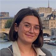 Professeure disponible pour des cours dans diverses matières scientifiques, d'anglais, de français ou du soutien scolaire