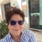 Englischlehrerin mit jahrzehntelanger Berufserfahrung und großer Liebe zu Sprachen kann helfen mit Spaß effizient zu lernen