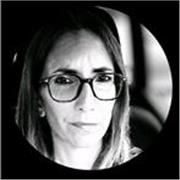 Laureata in economia aziendale con il massimo dei voti, 20 anni di esperienza in consulente direzionale e azienda