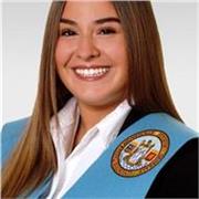 Soy graduada en Magisterio de Educación Primaria en doble mención de Pedagogía Terapéutica y Audición y Lenguaje.