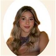 Profesora de apoyo escolar en el área de matemáticas