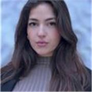 Estudiante universitaria apasionada por los idiomas. Clases de inglés y francés dinámicas y personalizadas.