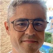 Soy restaurador de obras de arte y patrimonio con más de 20 años de experiencia y me gustaría transmitir mis conocimientos a cualquier persona de cualquier edad interesada en esta materia. ¿Quieres restaurar los muebles antiguos de tu familia? ¿Tienes una