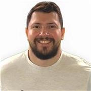 Profesional cualificado con máster en IA que desempeña como ingeniero de IA.