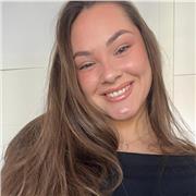 Graduada en Estudios Ingleses por la UGR, con 5 años de experiencia en clases particulares de inglés a domicilio a niños y niñas