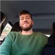 Laureato magistrale in Storia, con titoli per insegnamento di Italiano, Storia e Filosofia, offre ripetizioni per storia e latino