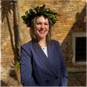 Laureata in Scienze del Linguaggio (Laurea Magistrale) presso l'Università Ca' Foscari di Venezia