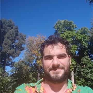 Thomás
