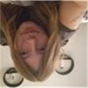 Hallo liebe schüler , mein name ist Djana ich bin 17 jahre alt und besuche zurzeit die 12te klasse des abiturs . Ich freue mich 🤗