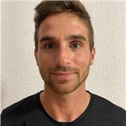 Profesor de Educación Física con 25 años y con vocación por el trabajo con adolescentes. 
Me considero proactivo en el trabajo, ya que intento que lo que realizo salga de la mejor forma posible, además de ser una persona con la que se puede hablar y abie