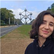 Soy una persona entusiasta y dedicada, con gran capacidad de adaptación por lo que puedo dar clase a diferentes niveles.