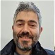 Buona attitudine ad ascoltare e risolvere problemi. Esperienza come docente