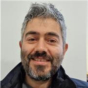 Buona attitudine ad ascoltare e risolvere problemi. Esperienza come docente