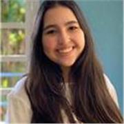 Profesora de inglés en clases presenciales