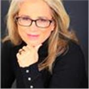 Professeur & entrepreneuse passionnée par le marketing digital et la communication Digitale / experte  & pédagogue