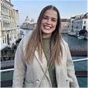 Maestra de Educación Primaria con mención en educación física.
