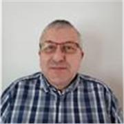 Professeur en activités donne cours de mathématiques et sciences physique