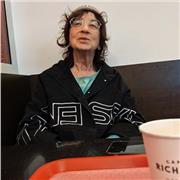 Lje peux faire du soutien scolaire du co à la 4eme. Professeur des écoles à la retraite. Je n'ai pas bien compris si c'était des cours en ligne, ou en présentiel