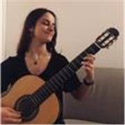 Chitarrista e didatta laureata in Conservatorio, con anni di esperienza nell'insegnamento, offre lezioni di chitarra per tutti i l