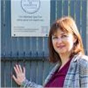 Former avec exigence, inspirer avec passion : je transmets savoirs et créativité pour bâtir les réussites de demain.