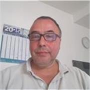 Professeur de maths, 24 ans d'expérience, propose cours en ligne.