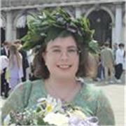 Laureata impartisce lezioni ad alunni di scuole elementari e medie