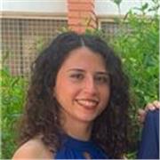 Estudiante licenciada en bachillerato clase niños primaria ESO