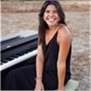 Pianista imparte clases de piano para todas las edades y niveles