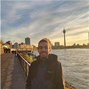 Arabisch-Tutor, Mathe-Tutor, Englisch-Tutor, Robotiker- Tutor, der Kinder allerAltersgruppen unterrichtet