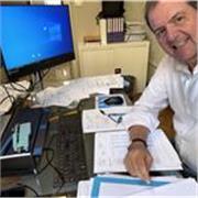 Sono un commercialista ed ho insegnato Matematica in licei scientifici a Milano ed in Puglia. Ho pazienza per spiegarla benissimo