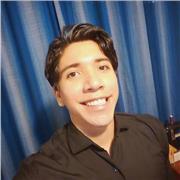 Profesional bilingüe, con amplias habilidades en comunicación y enseñanza apto para enseñar a personas de todas las edades.