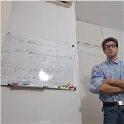 Ragazzo universitario di 19 anni a Milano da ripetizioni di persona nelle materie scientifiche