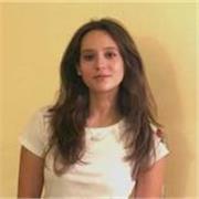 Laureata in Filosofia con 110 e lode, diplomata al Liceo Classico, disponibile per tutte le materie dalla scuola primaria alle superiori