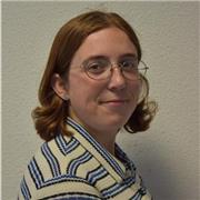 Jeune bilingue en anglais proposant des cours au enfants et aux adolescents