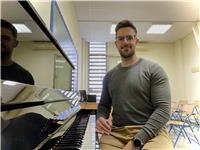 Clases de armonía, análisis, composición musical, contrapunto, lenguaje musical y piano