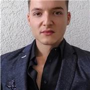 Insegnante di Inglese, Impartisce lezioni per studenti di liceo