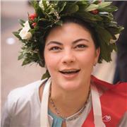 Studentessa laureata in violoncello al conservatorio Giuseppe Verdi di Torino