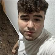 Soy un joven estudiante, que le gusta enseñar y poder ayudar a los que más le cuestan y me gustaría empezar con jóvenes