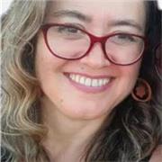 Traductora y licenciada en lengua y cultura francesa