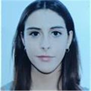 Studentessa magistrale da lezioni di inglese online