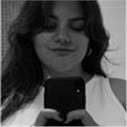 Profesora de inglés con más de 5 años de experiencia. Disponible para dar clases online.