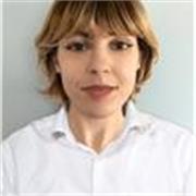 Ilustradora profesional con máster en diseño, experiencia con diversas técnicas tanto tradicionales como digitales.