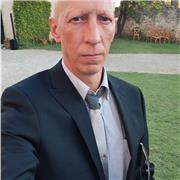 Prof de maths certifié, ayant le CAPES et ayant pratiqué l'enseignement tant à domicile qu'en lycée général