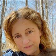 Mamma di due bambini, avvocato, supplente da GPS, con esperienza di lezioni private a bambini e ragazzi, impartisce lezioni di diritto ed economia e offre aiuto nello svolgimento dei compiti ai bambini della scuola primaria con possibilità anche di baby p