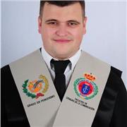 Profesor de Historia da clases a niños de todas las edades