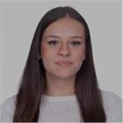 Graduada en Bachillerato de Humanidades, optando a estudiar la carrera de derecho. 