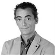 Licenciado en Publicidad y RRPP con años de experiencia en comunicación corporativa. Certificado de docencia para niveles A, B y C