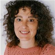 Native Spanish tutor with more than 5 years of experience offering private Spanish online lessons for adolescents and adults.